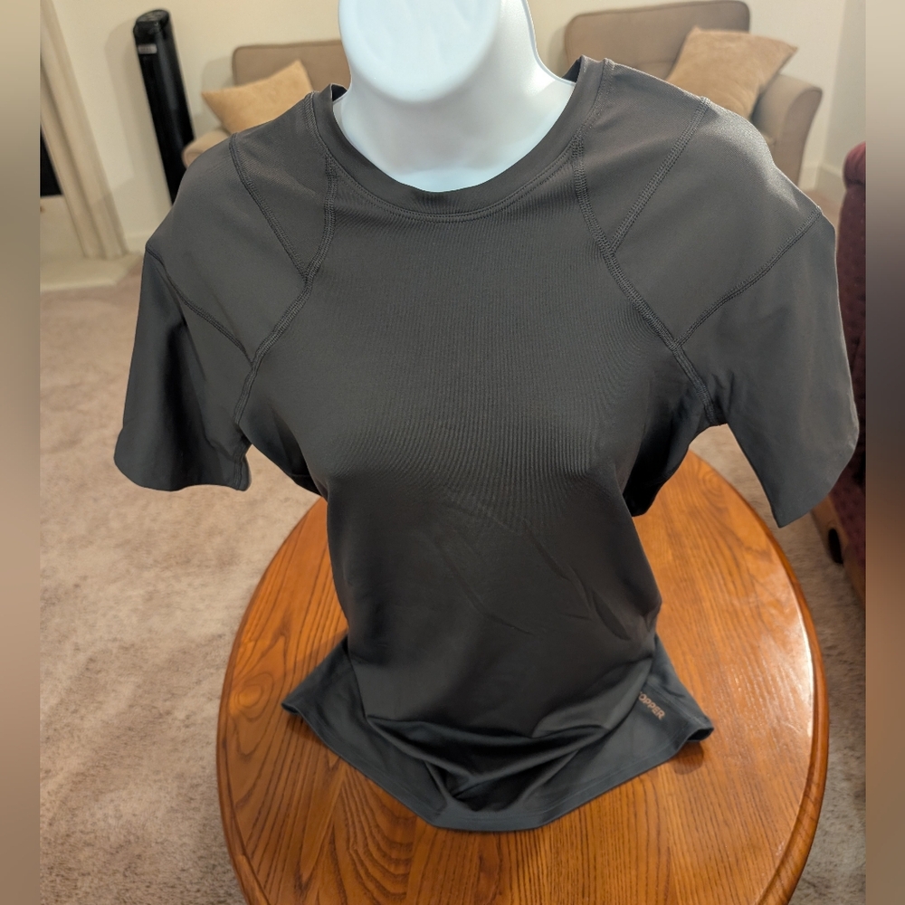 Tommie Copper Shoulder Centric Short Sleeve Top, Gray - Size M